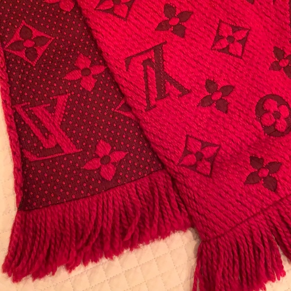 Louis Vuitton Logomania Knit Red Scarf - Picture 2 of 4
